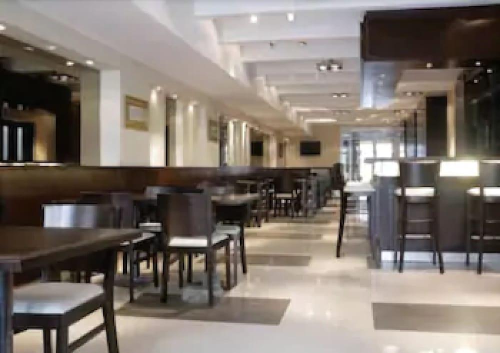 Hotel Presidente Peron ブエノスアイレス エクステリア 写真